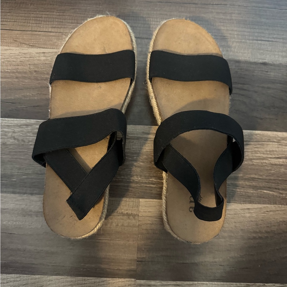 ana chunky sandals